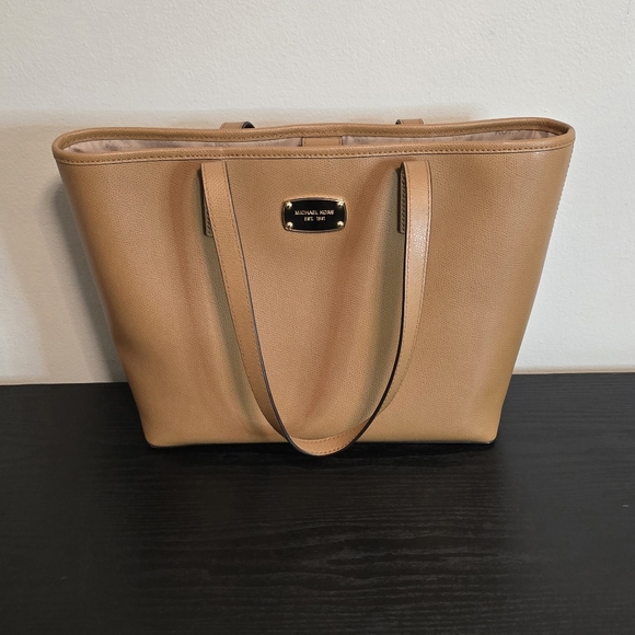 Michael Kors Jet Set Tote Handbag - Picture 2 of 7